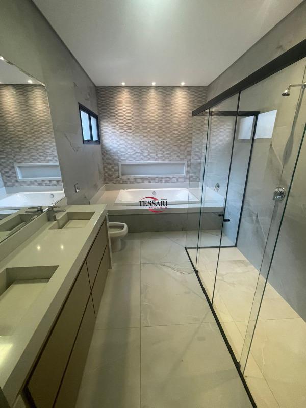 Casa de Condomínio com 3 quartos para aluguel, 280m² — foto 23 de 29