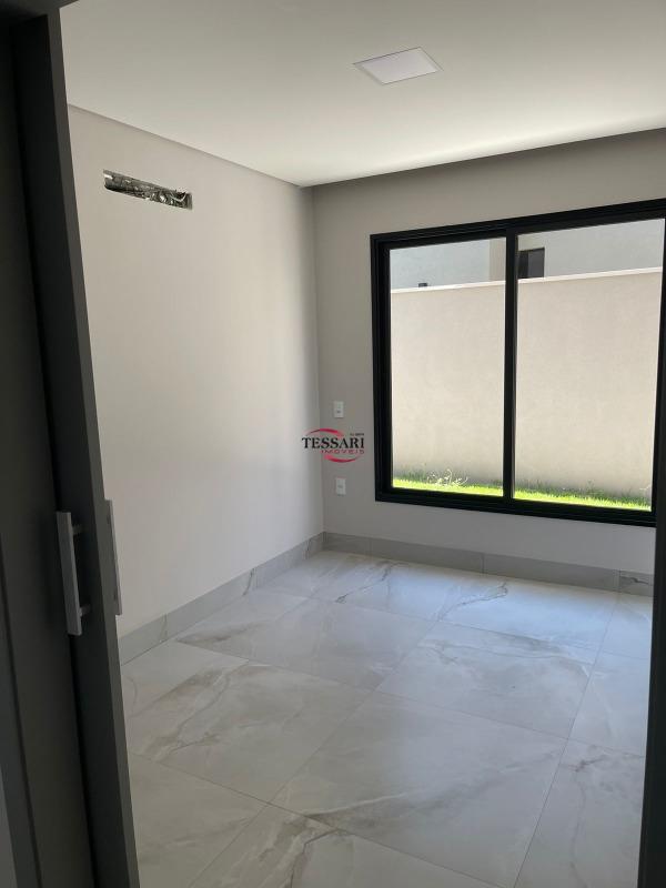 Casa de Condomínio com 3 quartos para aluguel, 280m² — foto 18 de 29