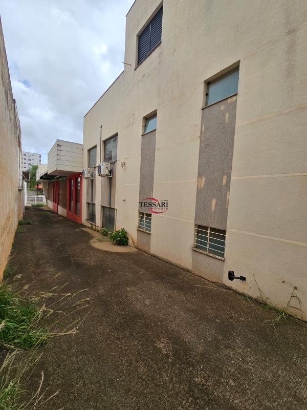 Loja / Salão / Ponto Comercial para aluguel, 880m² — foto 5 de 18