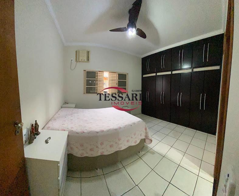 Casa com 4 quartos à venda, 262m² — foto 9 de 30