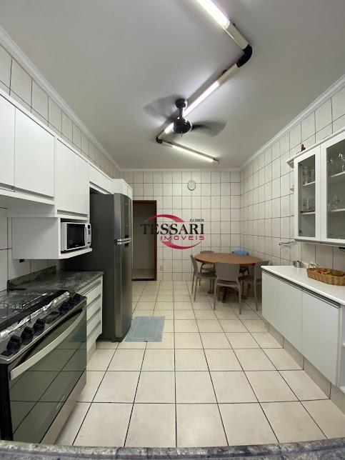 Casa com 4 quartos à venda, 262m² — foto 20 de 30