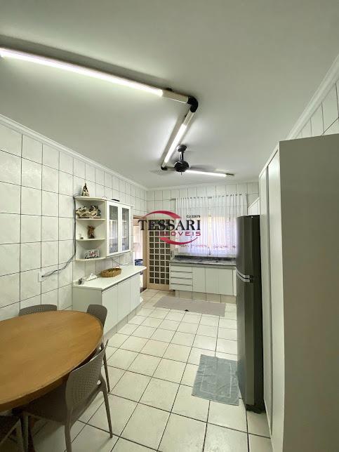 Casa com 4 quartos à venda, 262m² — foto 23 de 30