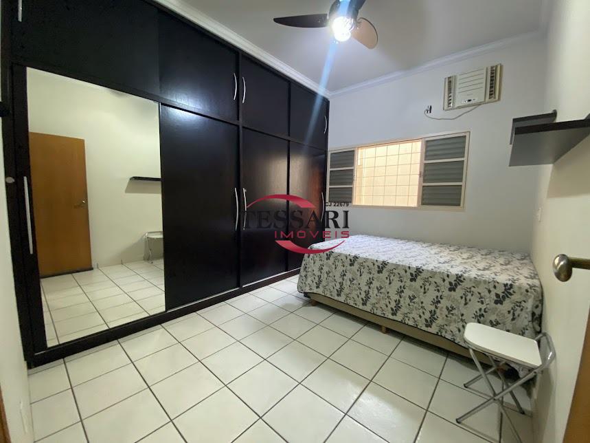 Casa com 4 quartos à venda, 262m² — foto 18 de 30