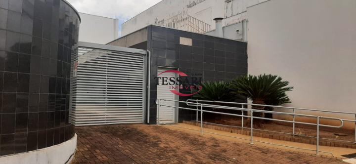 Loja / Salão / Ponto Comercial para aluguel, 980m² — foto 2 de 4