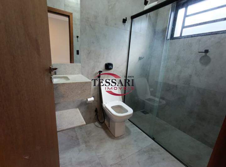 Casa com 3 quartos para aluguel, 256m² — foto 15 de 20