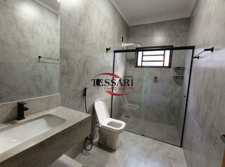 Casa com 3 quartos para aluguel, 256m² — foto 17 de 20