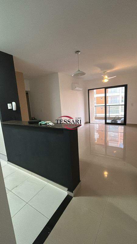 Apartamento com 2 quartos para aluguel, 72m² — foto 2 de 30