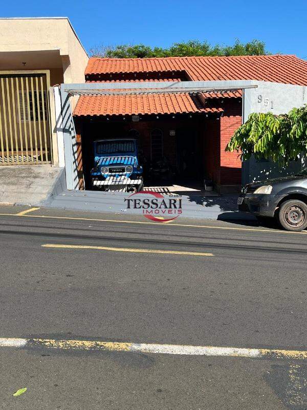 Casa com 2 quartos para aluguel, 180m² — foto 1 de 19
