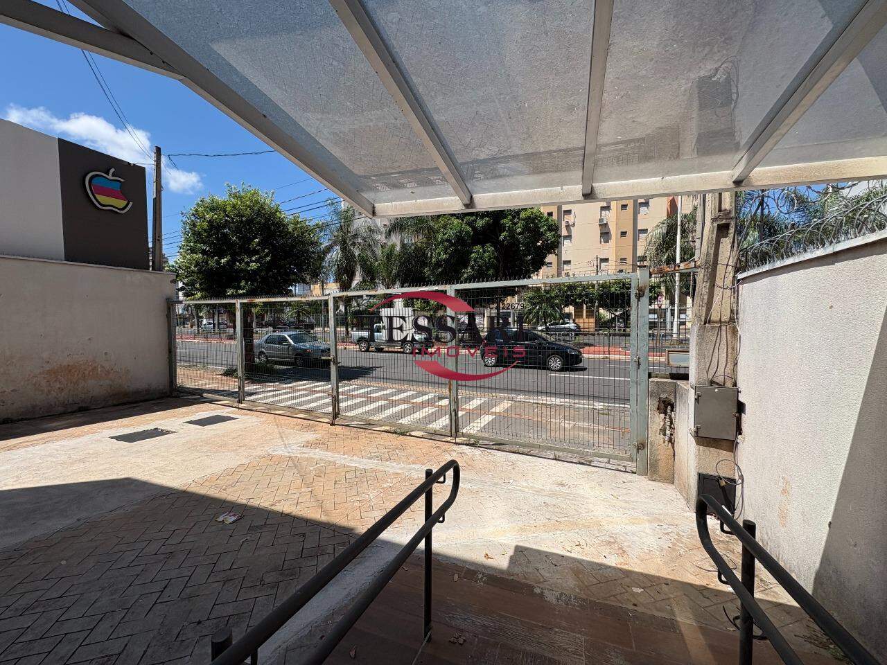 Loja / Salão / Ponto Comercial à venda, 220m² — foto 2 de 20