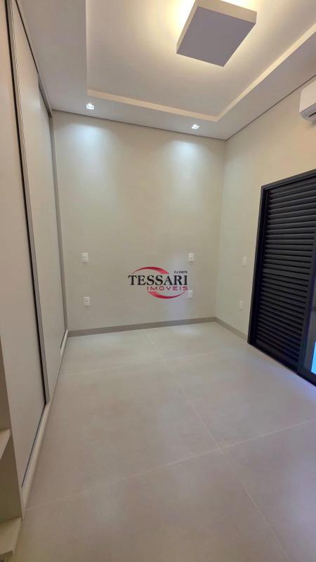 Casa de Condomínio com 3 quartos à venda, 260m² — foto 16 de 27
