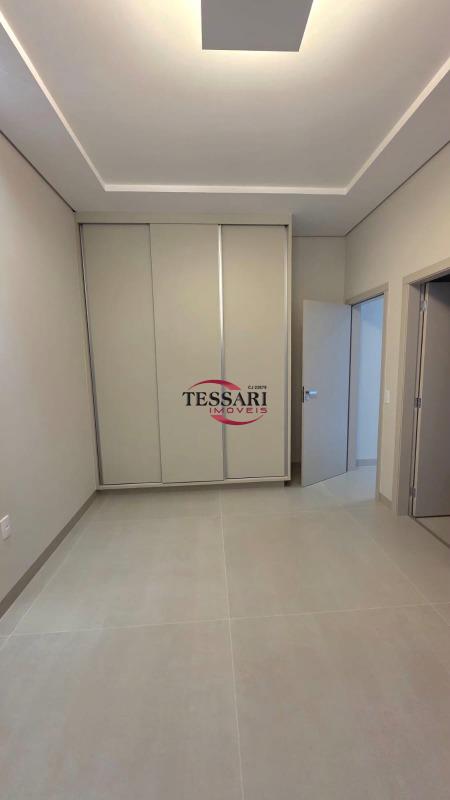 Casa de Condomínio com 3 quartos à venda, 260m² — foto 15 de 27