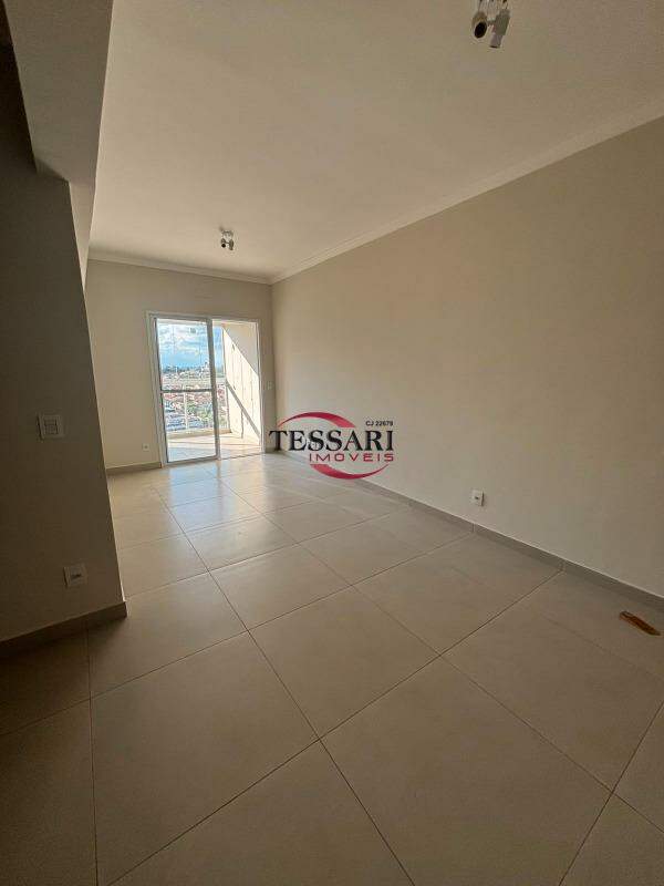 Apartamento com 2 quartos para aluguel, 70m² — foto 4 de 18