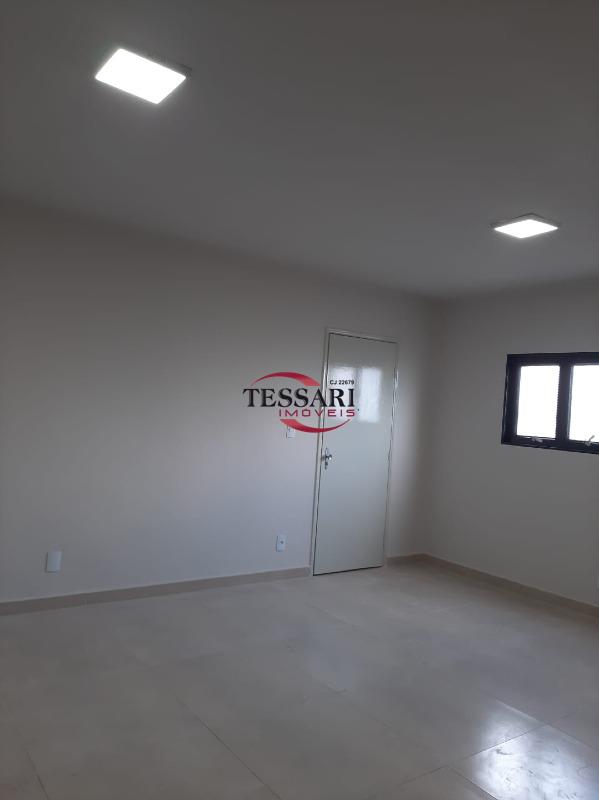 Apartamento com 3 quartos para aluguel, 82m² — foto 2 de 20