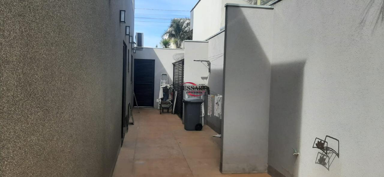Casa de Condomínio com 4 quartos à venda, 200m² — foto 30 de 30