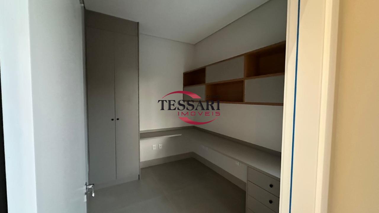 Casa de Condomínio com 3 quartos à venda, 211m² — foto 9 de 21