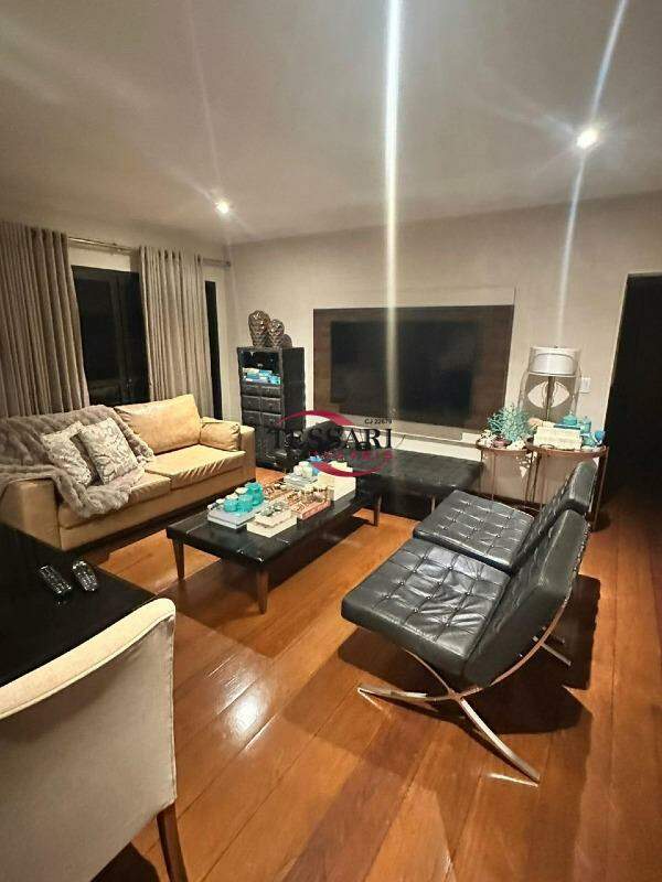 Apartamento com 3 quartos à venda, 132m² — foto 1 de 19