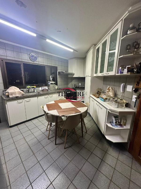 Apartamento com 3 quartos à venda, 132m² — foto 4 de 19