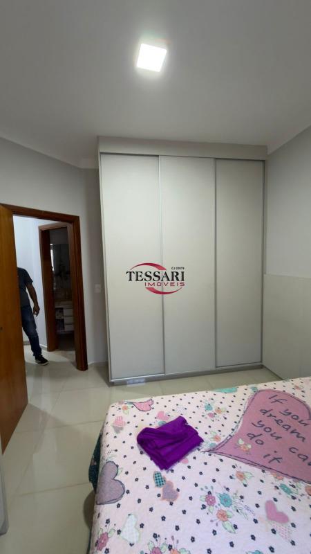 Casa com 3 quartos à venda, 216m² — foto 11 de 25