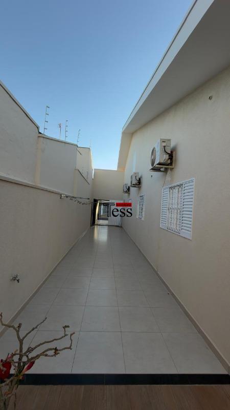 Casa com 3 quartos à venda, 216m² — foto 5 de 25