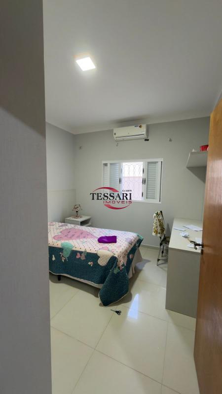 Casa com 3 quartos à venda, 216m² — foto 14 de 25