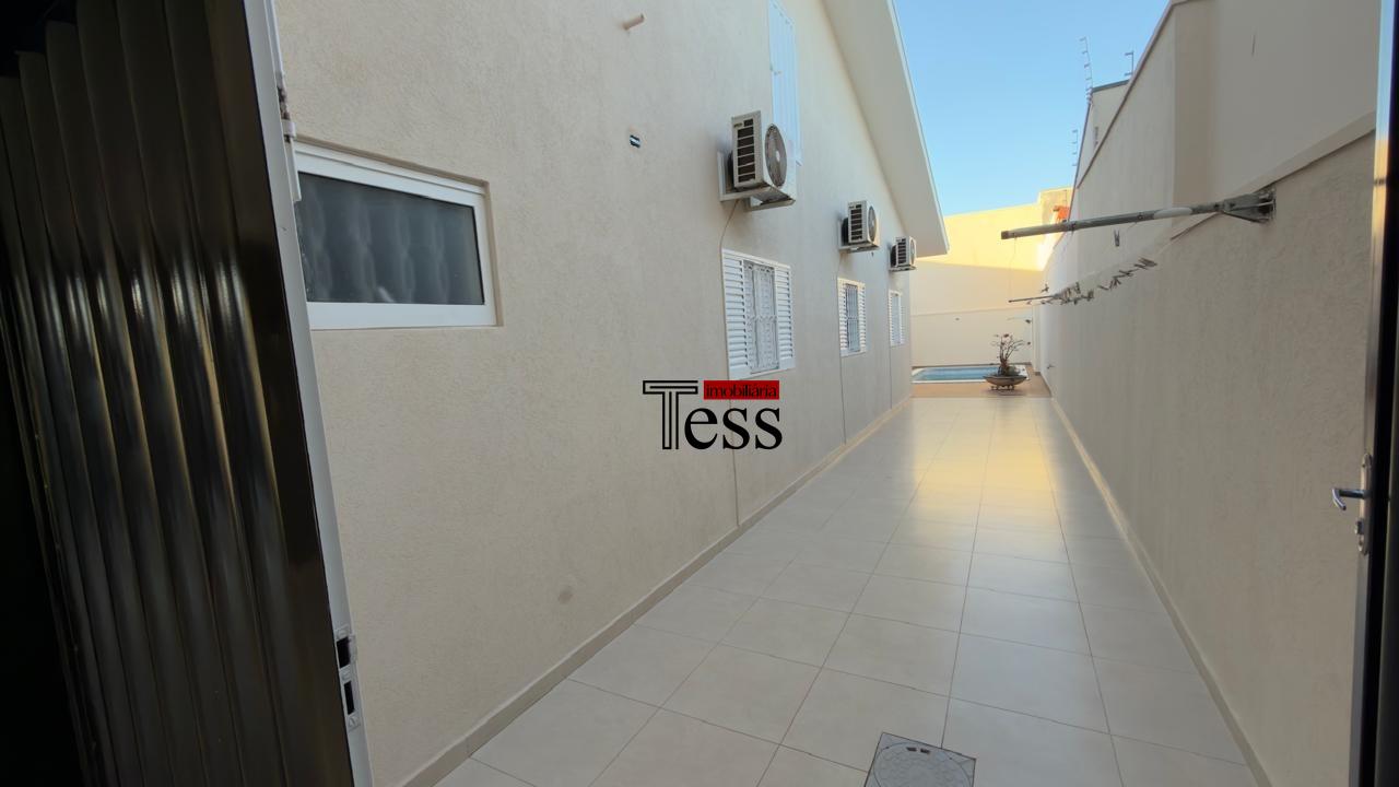 Casa com 3 quartos à venda, 216m² — foto 4 de 25