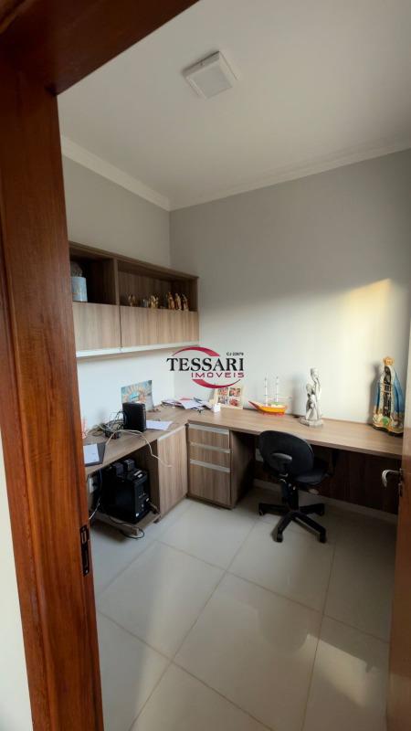 Casa com 3 quartos à venda, 216m² — foto 22 de 25