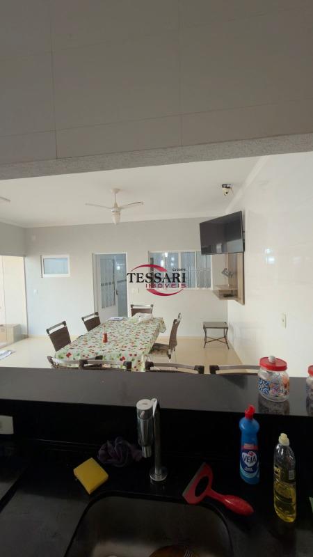 Casa com 3 quartos à venda, 216m² — foto 9 de 25