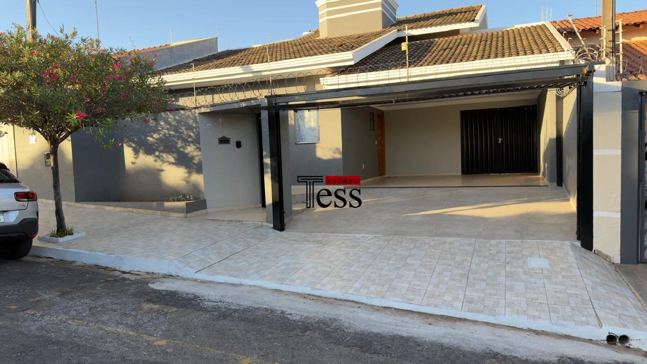 Casa com 3 quartos à venda, 216m² — foto 1 de 25