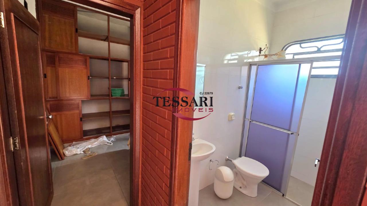 Casa com 4 quartos à venda, 320m² — foto 18 de 25