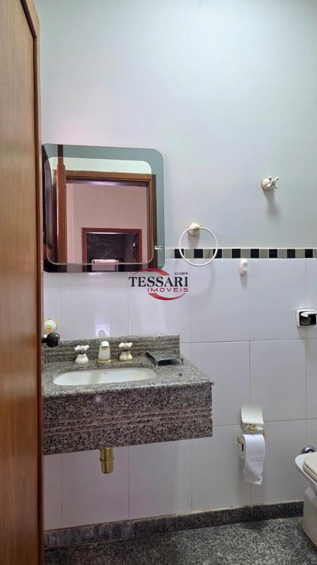 Casa com 4 quartos à venda, 320m² — foto 8 de 25