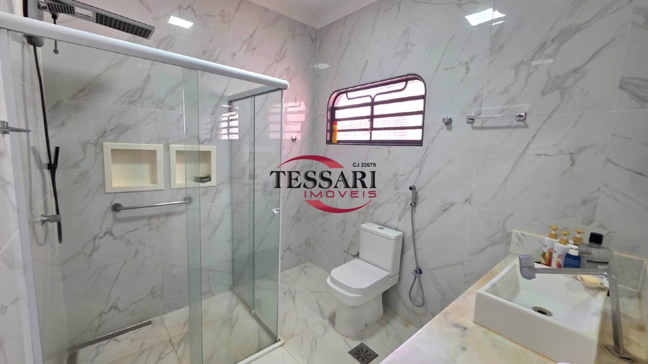 Casa com 4 quartos à venda, 320m² — foto 14 de 25