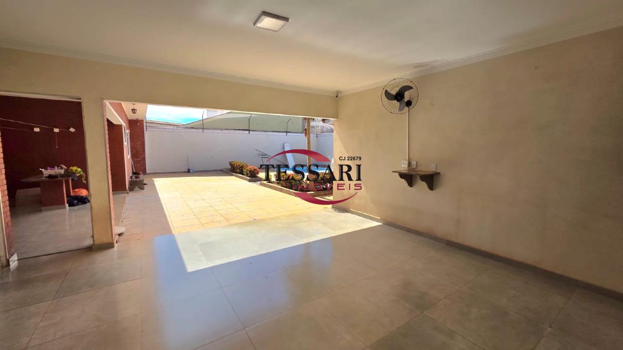 Casa com 4 quartos à venda, 320m² — foto 21 de 25
