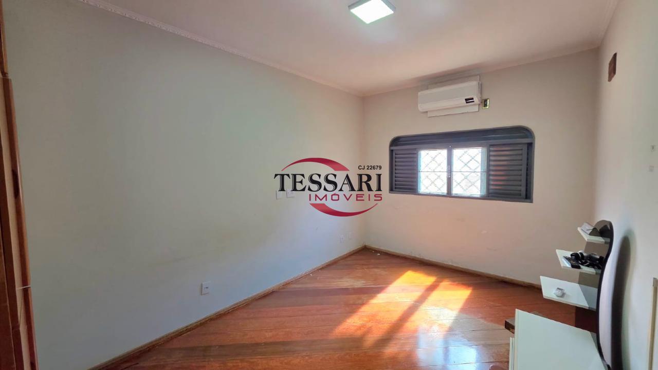 Casa com 4 quartos à venda, 320m² — foto 12 de 25