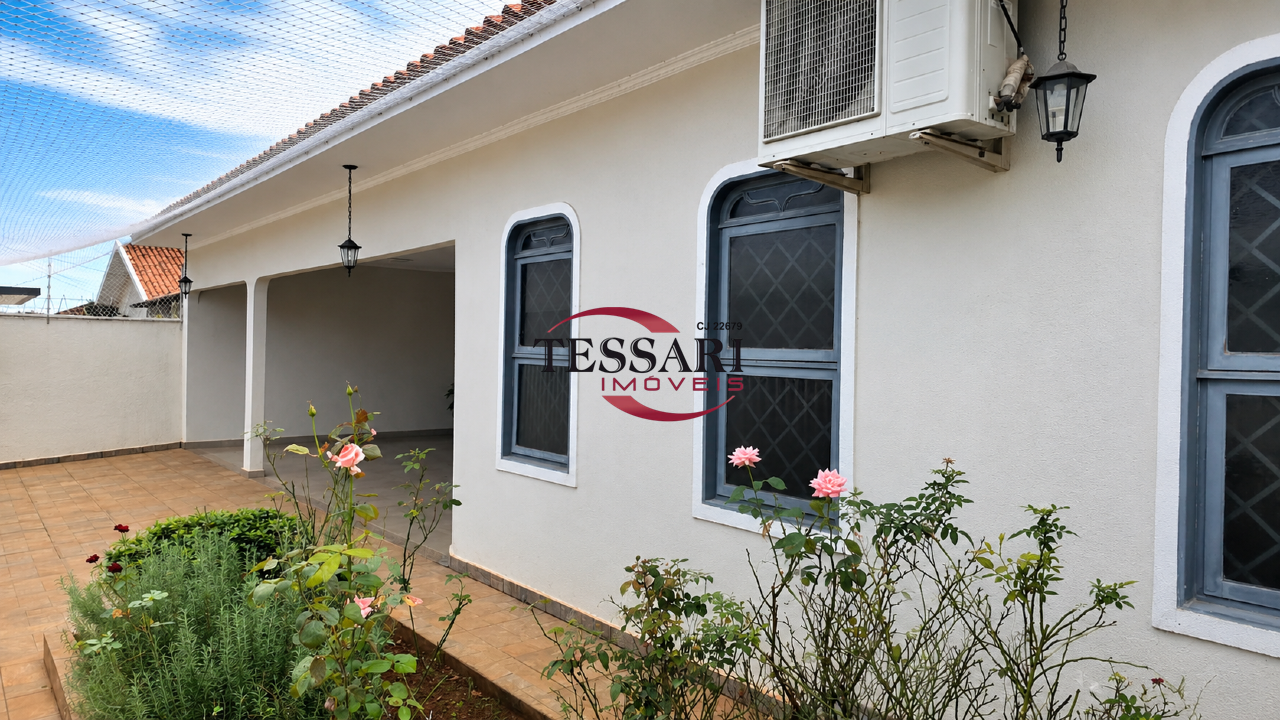 Casa com 4 quartos à venda, 320m² — foto 2 de 25