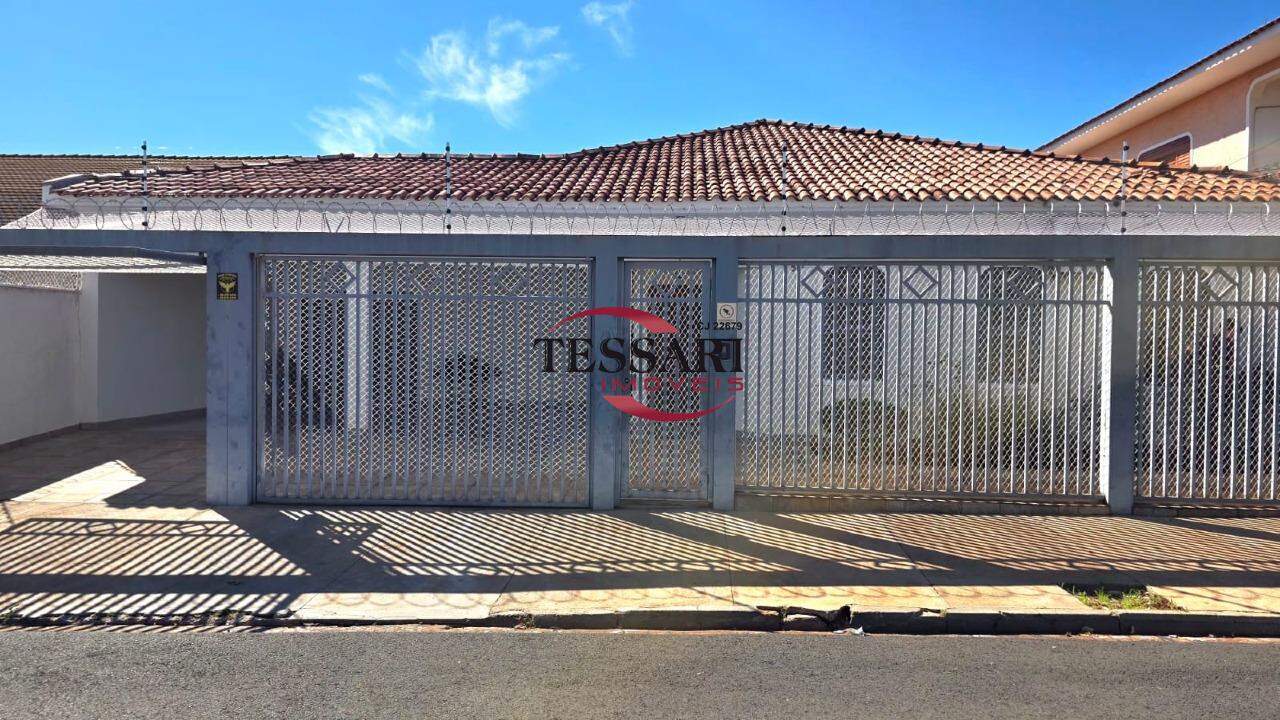 Casa com 4 quartos à venda, 320m² — foto 1 de 25