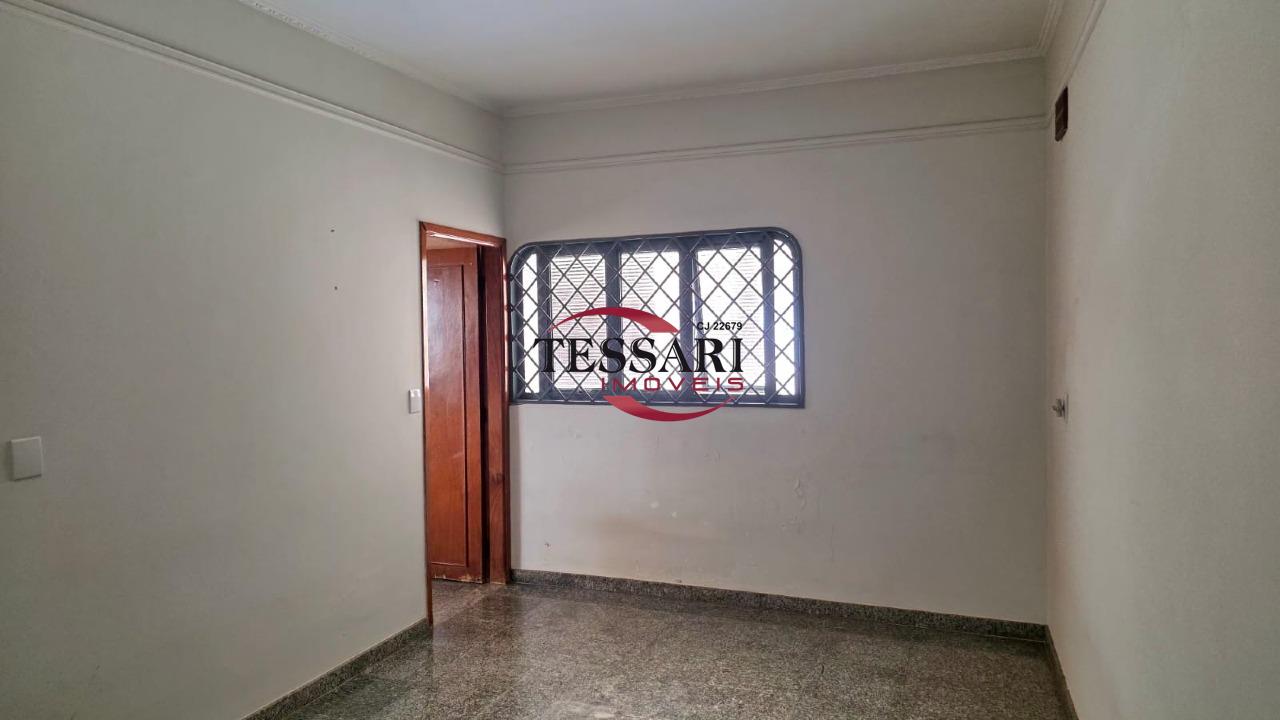 Casa com 4 quartos à venda, 320m² — foto 9 de 25