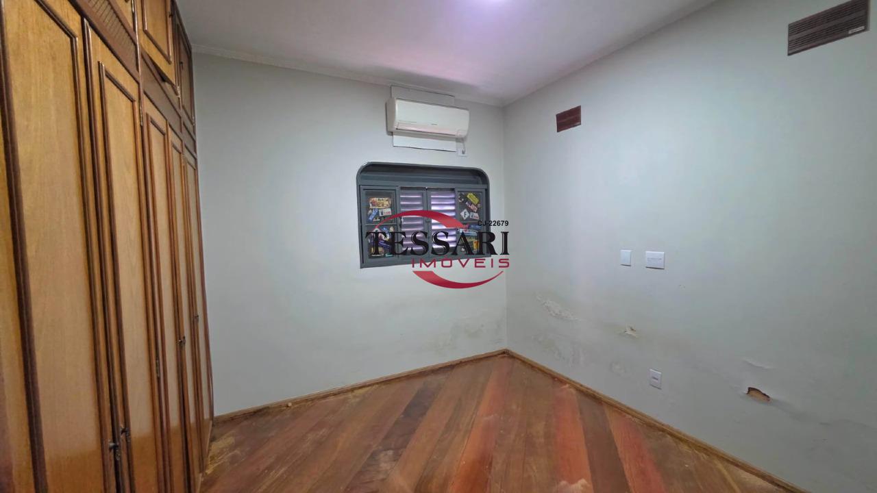 Casa com 4 quartos à venda, 320m² — foto 11 de 25