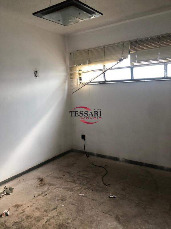 Casa com 3 quartos à venda, 235m² — foto 10 de 30
