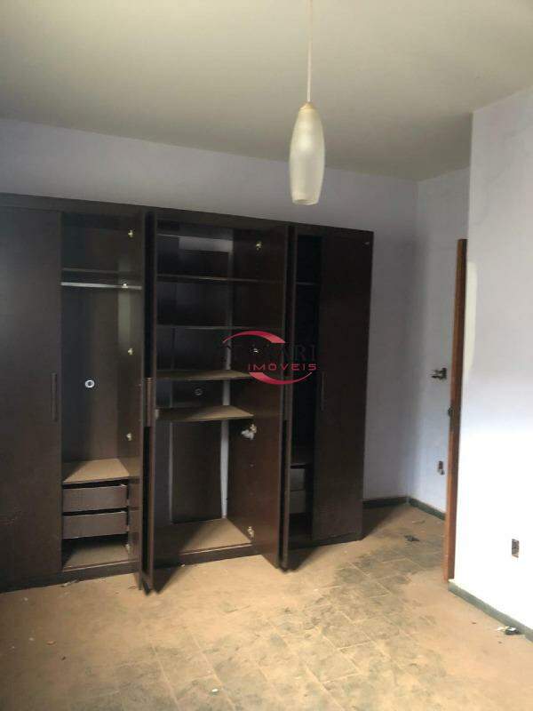 Casa com 3 quartos à venda, 235m² — foto 11 de 30