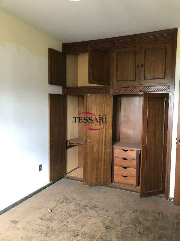 Casa com 3 quartos à venda, 235m² — foto 18 de 30