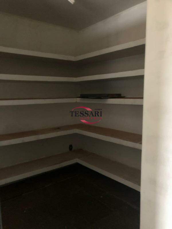 Casa com 3 quartos à venda, 235m² — foto 24 de 30
