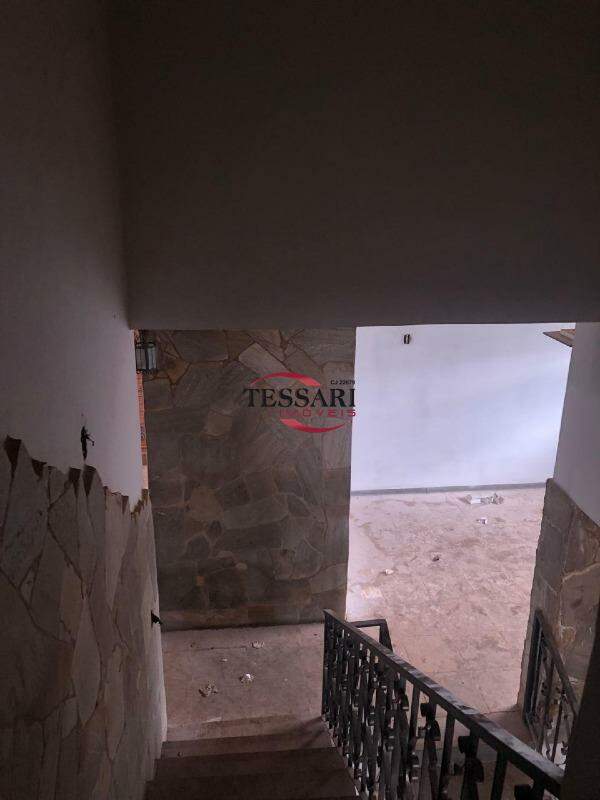 Casa com 3 quartos à venda, 235m² — foto 8 de 30
