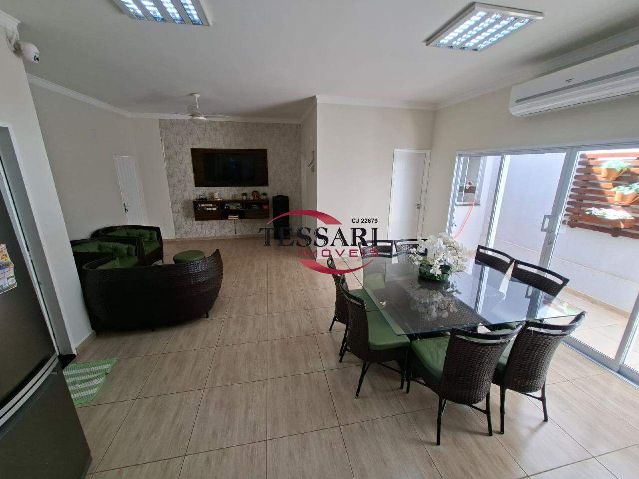 Casa com 2 quartos à venda, 142m² — foto 2 de 17