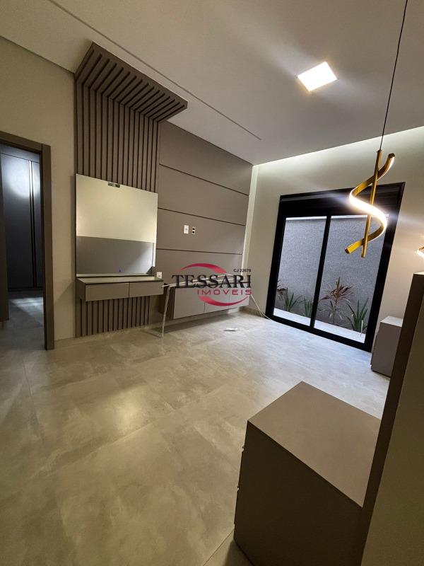 Casa de Condomínio com 3 quartos à venda, 240m² — foto 3 de 8