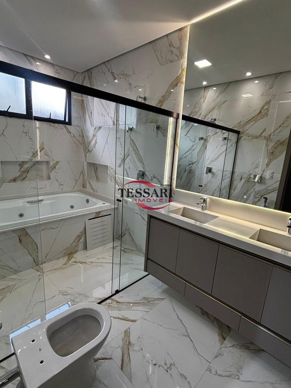Casa de Condomínio com 3 quartos à venda, 240m² — foto 8 de 8