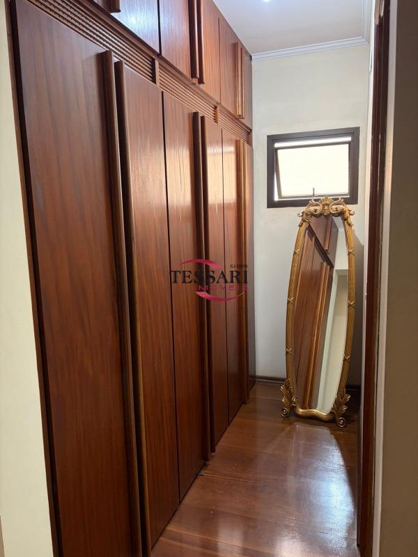 Apartamento com 4 quartos à venda, 200m² — foto 18 de 26
