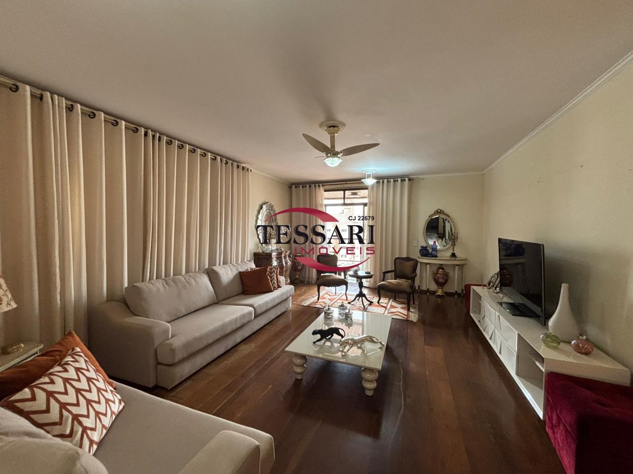 Apartamento com 4 quartos à venda, 200m² — foto 1 de 26