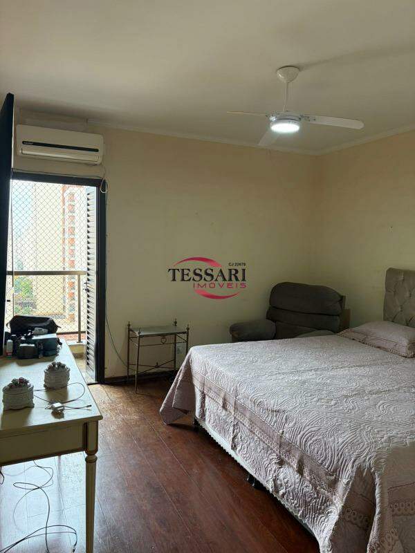 Apartamento com 4 quartos à venda, 200m² — foto 8 de 26