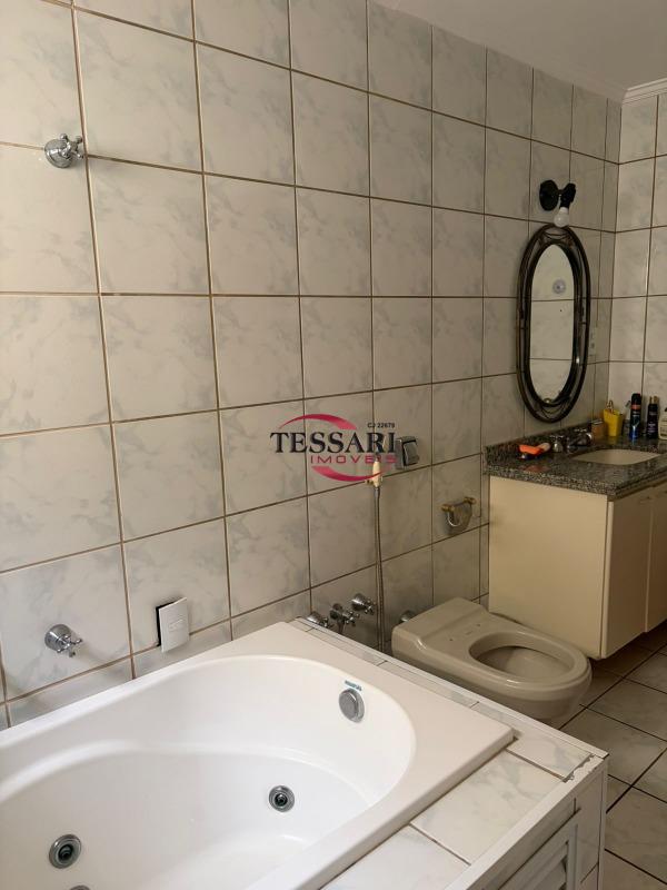 Apartamento com 4 quartos à venda, 200m² — foto 17 de 26
