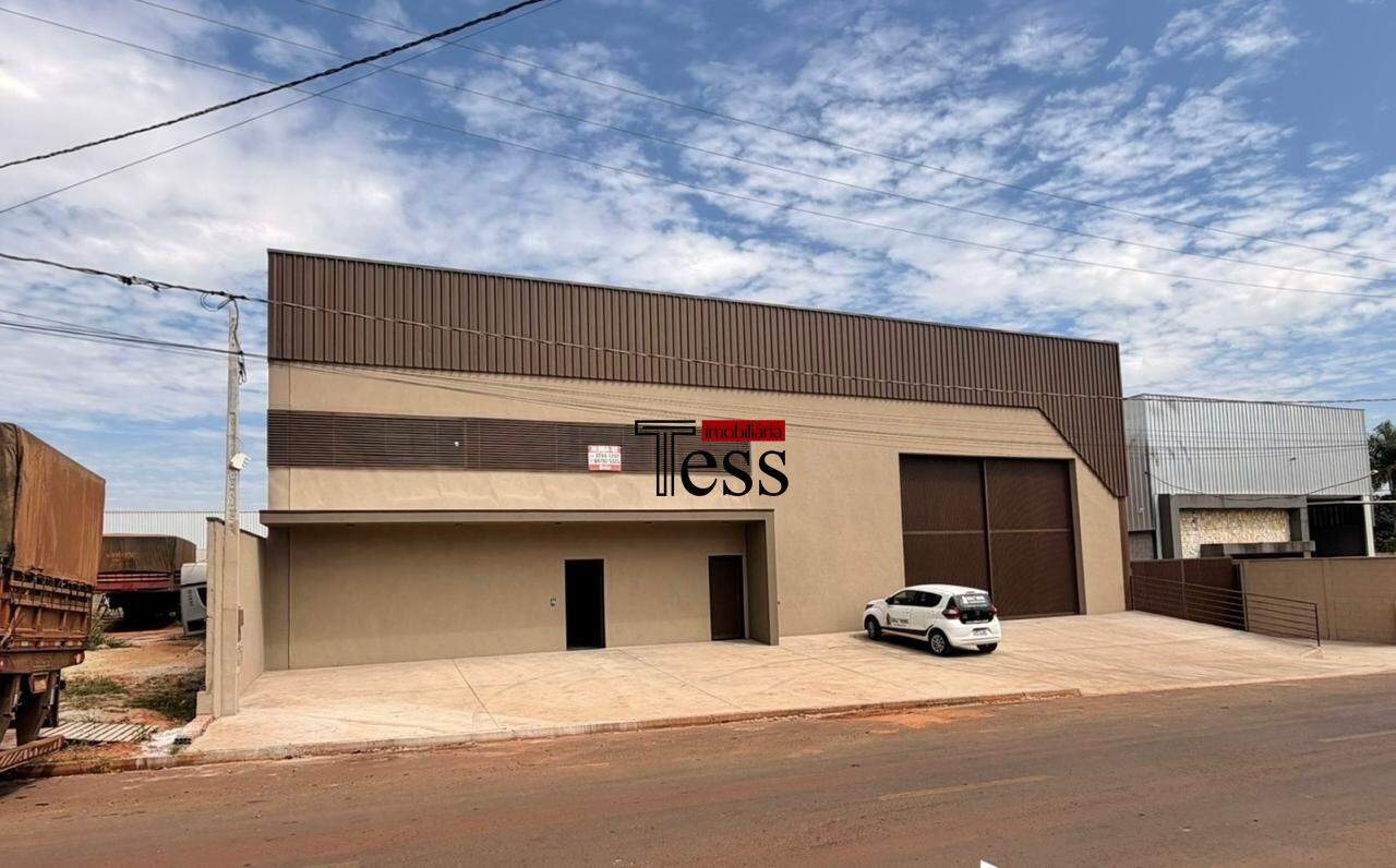 Loja / Salão / Ponto Comercial para aluguel, 1200m² — foto 1 de 17